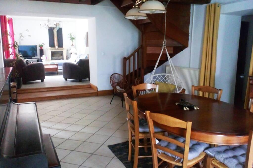 Chassemy Maison Chaleureuse Et De Detente Avec Piscine Et Spa מראה חיצוני תמונה