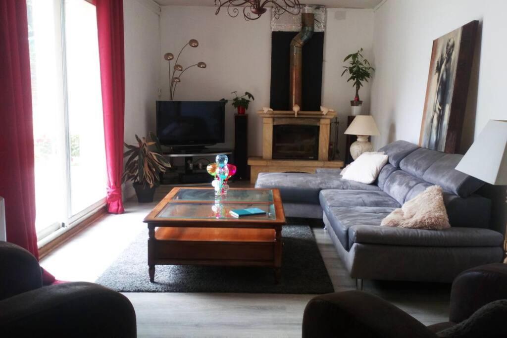 Chassemy Maison Chaleureuse Et De Detente Avec Piscine Et Spa מראה חיצוני תמונה